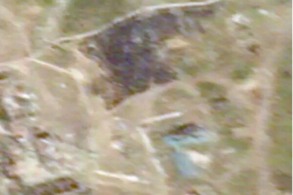 Наслідки нового удару ЗСУ по позиціях РФ на Зміїному зняли з супутника фото