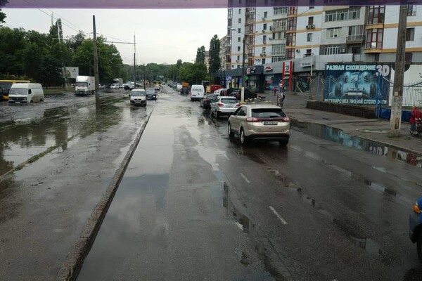Наслідки зливи в Одесі: яка ситуація на дорогах фото 2