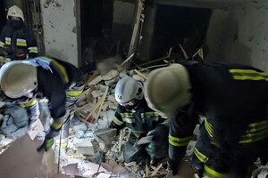 Ракетний удар по житловому будинку та базам відпочинку: як минула ніч в Одесі та Одеській області сьогодні фото