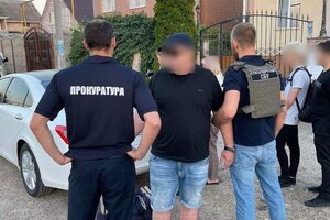 В Одесской области сотрудник ГМС помогал бежать за границу военнообязанным фото 1