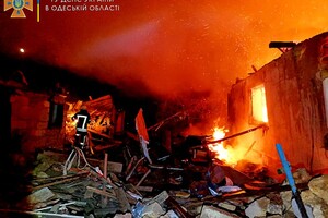 Одесские спасатели показали, как ликвидировали последствия ночного обстрела  фото