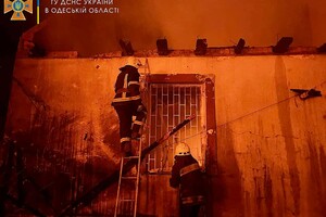 Одесские спасатели показали, как ликвидировали последствия ночного обстрела  фото 3