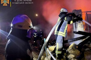 Одесские спасатели показали, как ликвидировали последствия ночного обстрела  фото 4