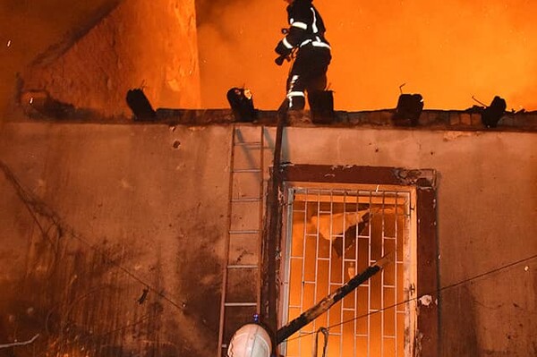 Одесские спасатели показали, как ликвидировали последствия ночного обстрела  фото 7