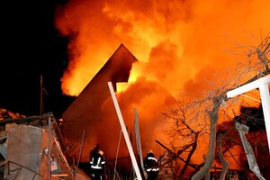 Одесские спасатели показали, как ликвидировали последствия ночного обстрела  фото 10