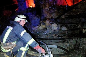 Одесские спасатели показали, как ликвидировали последствия ночного обстрела  фото 12
