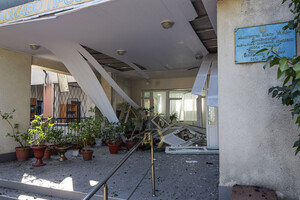 Последствия ракетного удара по Одесской области: повреждены школа, Дом культуры и дом многодетной семьи фото 11