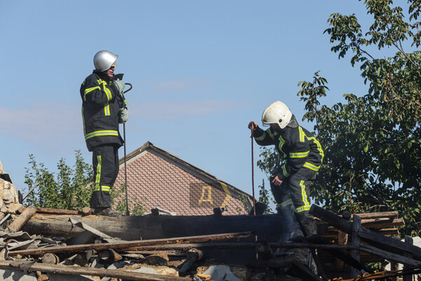 Последствия ракетного удара по Одесской области: повреждены школа, Дом культуры и дом многодетной семьи фото 16