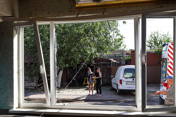 Последствия ракетного удара по Одесской области: повреждены школа, Дом культуры и дом многодетной семьи фото 25