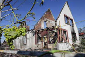 Последствия ракетного удара по Одесской области: повреждены школа, Дом культуры и дом многодетной семьи фото 26