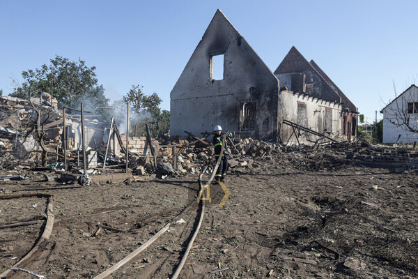 Последствия ракетного удара по Одесской области: повреждены школа, Дом культуры и дом многодетной семьи фото 28