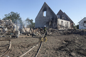 Последствия ракетного удара по Одесской области: повреждены школа, Дом культуры и дом многодетной семьи фото 28