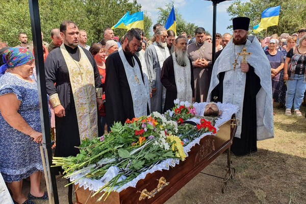 В Одесской области попрощались с бывшим священником-воином ВСУ фото 8