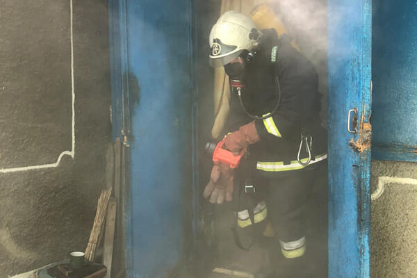 Пожары с пострадавшими и уничтожение артснаряда: как прошли сутки у одесских спасателей фото