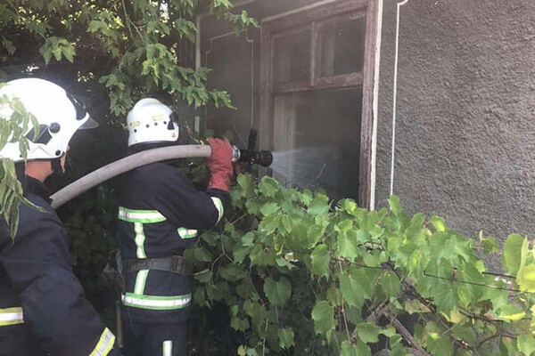 Пожары с пострадавшими и уничтожение артснаряда: как прошли сутки у одесских спасателей фото 2