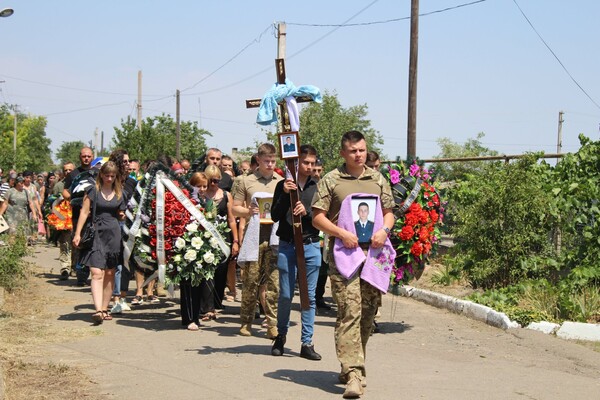 На Одещині попрощалися із загиблим 23-річним військовим пілотом фото 11
