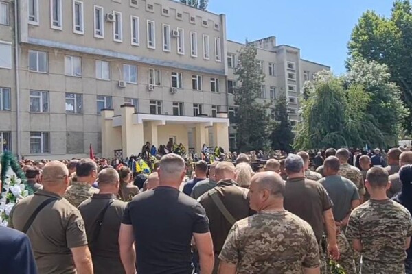 Прощание с командиром одесских "Рыцарей": сослуживцы рассказали о полковнике и пообещали отомстить врагу фото 7