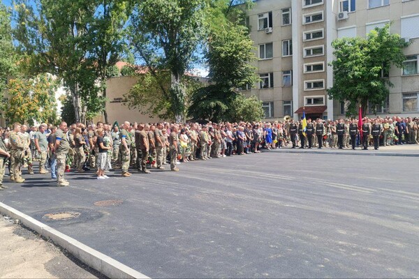 Прощание с командиром одесских "Рыцарей": сослуживцы рассказали о полковнике и пообещали отомстить врагу фото 8