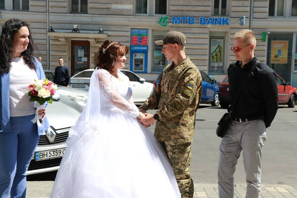 Романтика во время войны: как защитник женился в Одессе фото 3