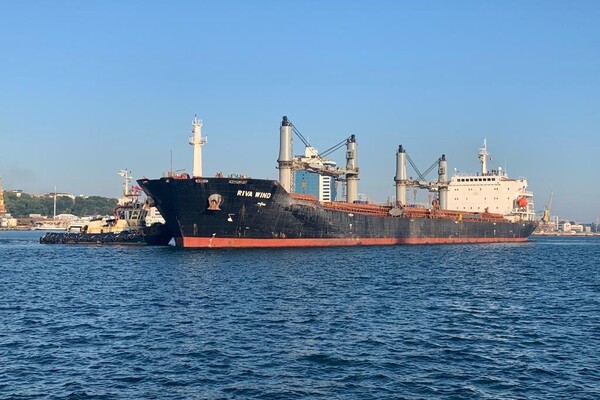 Сьогодні з портів Одеси та Чорноморська вирушать ще чотири судна із зерном (оновлено) фото