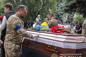В Одесі попрощалися з поліцейським, який загинув на фронті фото 6