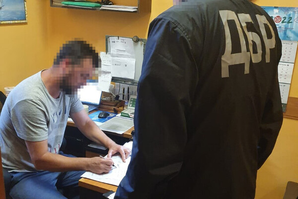 В Одессе работники военкомата переправляли мужчин за границу за 7000 долларов: платить нужно криптовалютой фото 1