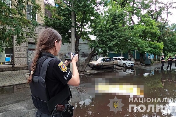 Убийство из-за долгов, инсценировка ограбления и суицид: в полиции рассказали, что произошло в Успенском переулке фото 1