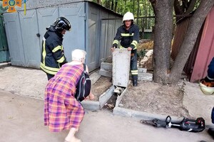 Помогали людям и уничтожали гранату: как прошли сутки у одесских спасателей фото 3