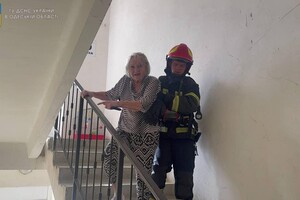 Горели сауна в десятиэтажке и здание открытым пламенем: как прошли сутки у одесских спасателей фото 7