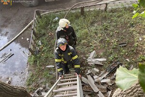 Горели сауна в десятиэтажке и здание открытым пламенем: как прошли сутки у одесских спасателей фото 16