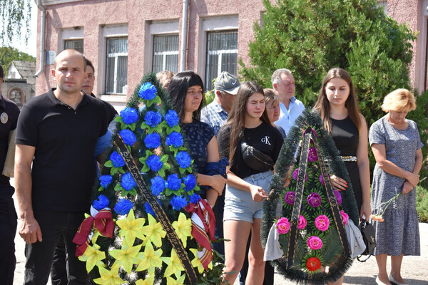 На Одещині попрощалися ще з одним захисником, який загинув на фронті фото 38