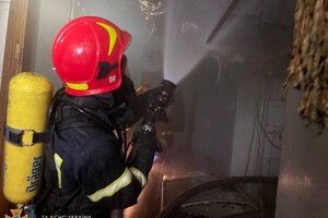 У центрі Одеси сталася пожежа в ресторані: її гасили 43 рятувальники фото 2