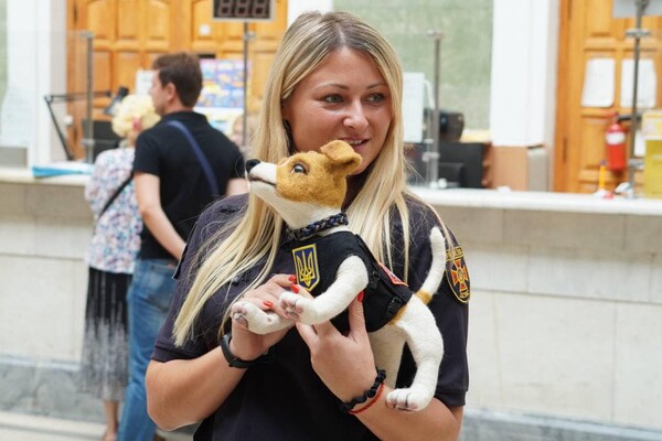 В Одессе погасили благотворительную марку с псом-пиротехником Патроном фото 2