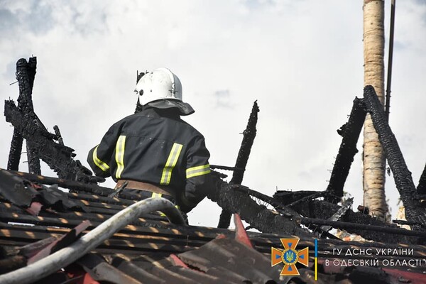 Пожары в ресторане и жилом доме: как прошли сутки у спасателей в Одессе фото