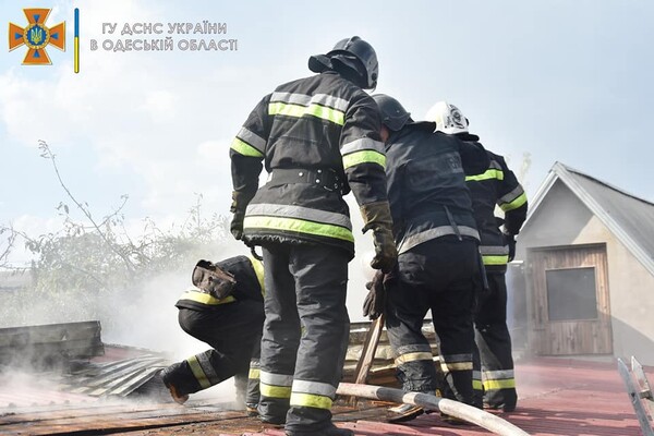 Пожары в ресторане и жилом доме: как прошли сутки у спасателей в Одессе фото 6