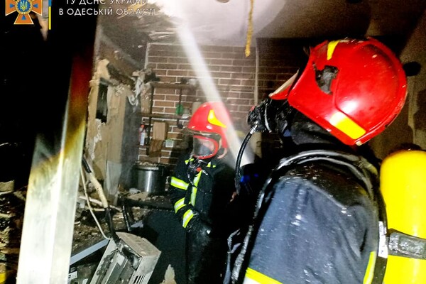 Пожары в ресторане и жилом доме: как прошли сутки у спасателей в Одессе фото 13