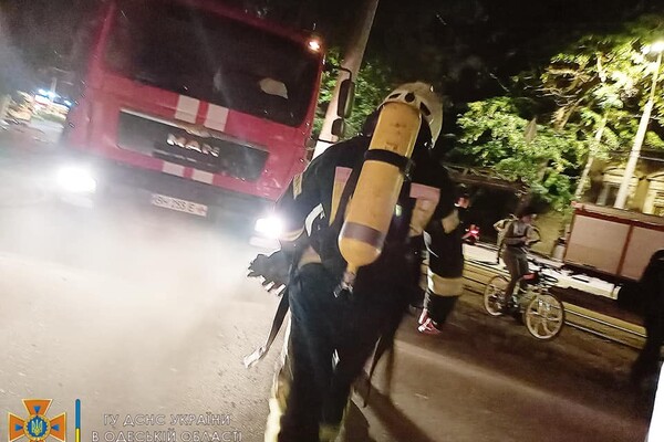 Пожары в ресторане и жилом доме: как прошли сутки у спасателей в Одессе фото 17