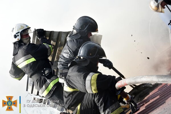 Пожары в ресторане и жилом доме: как прошли сутки у спасателей в Одессе фото 20