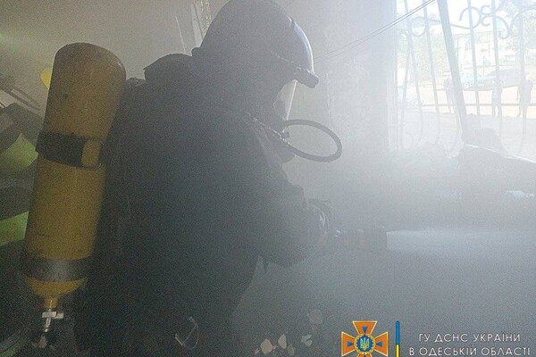 Пожары в ресторане и жилом доме: как прошли сутки у спасателей в Одессе фото 31