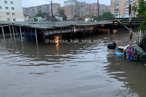 На Одессу снова обрушилась непогода: какие улицы затопило (обновлено) фото 8