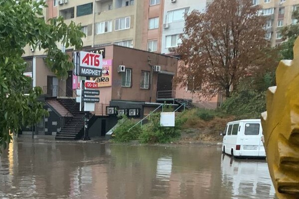 На Одессу снова обрушилась непогода: какие улицы затопило (обновлено) фото 9