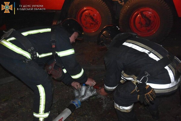 Ночью в одесской девятиэтажке произошел пожар: погибли два человека (фото, видео) фото 3