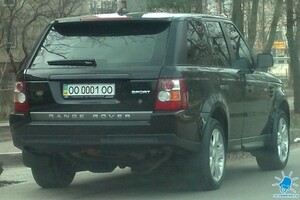 В Одесі помітили автомобіль з ексклюзивними номерами (фото) фото