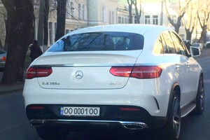 В Одессе заметили автомобиль с эксклюзивными номерами (фото) фото 1