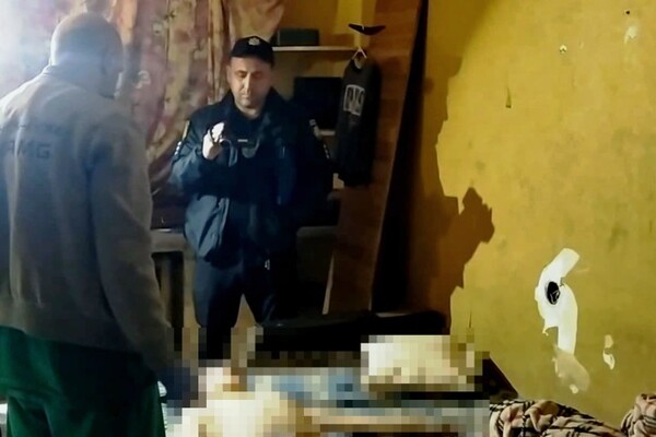 В Одесі чоловік побив свою співмешканку пляшкою: вона померла у ліфті фото