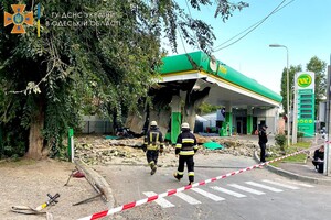 Взрыв на АЗС и уничтожение минометной мины: как прошли сутки у одесских спасателей фото 1