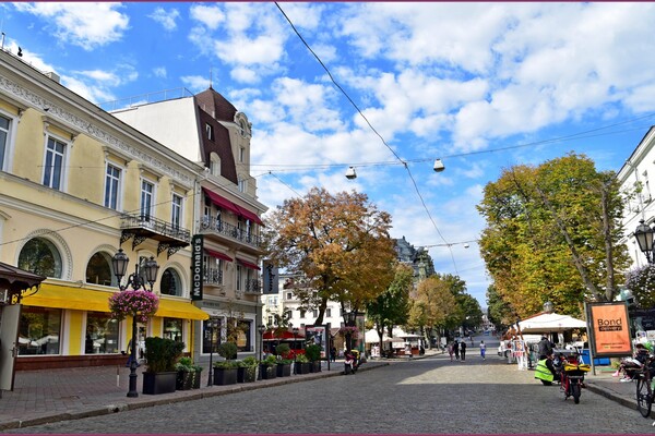 В Одессу наконец-то пришла осень: смотри, как это красиво фото 6