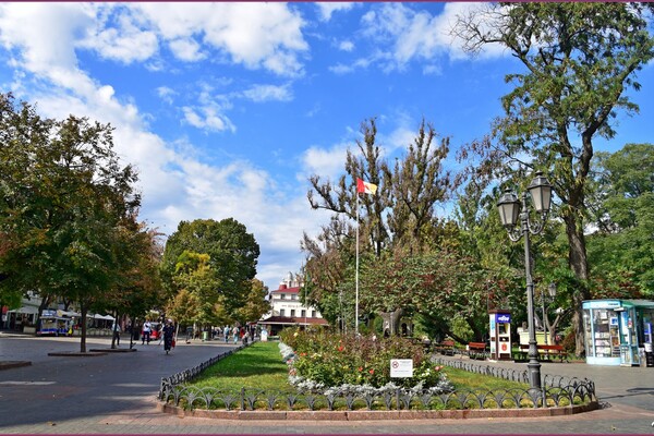 В Одессу наконец-то пришла осень: смотри, как это красиво фото 10