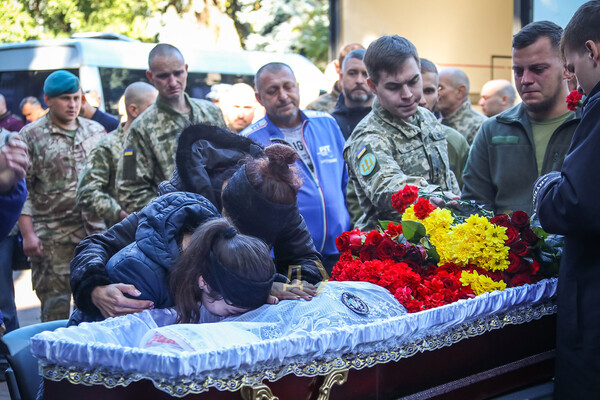 В Одессе прощались с погибшими морпехами  фото 8