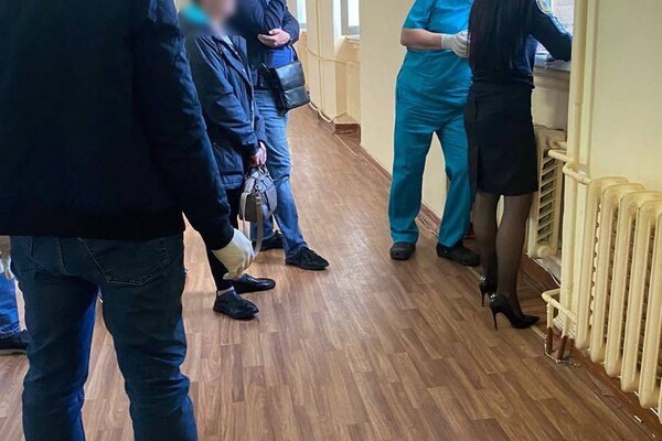 В Одессе медик требовал деньги за бесплатную операцию с военнослужащего фото 2